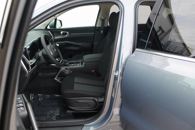 new 2025 Kia Sorento car, priced at $33,630