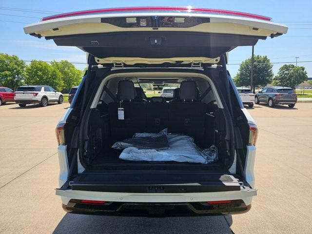 new 2025 Lincoln Navigator L car, priced at $103,258
