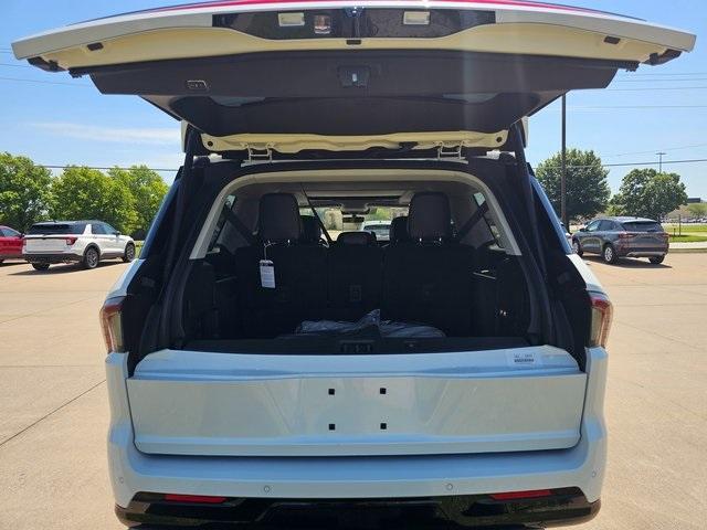 new 2025 Lincoln Navigator L car, priced at $103,258