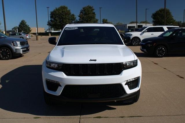 new 2025 Jeep Grand Cherokee car, priced at $53,156