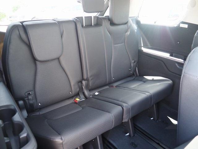 new 2025 Kia Carnival Hybrid car, priced at $54,630