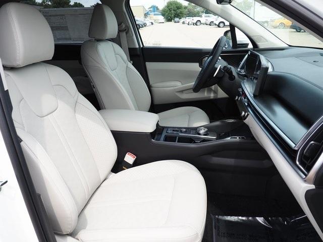 new 2025 Kia Sorento Hybrid car, priced at $42,625