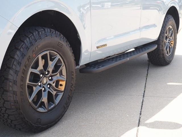 new 2025 Ford Expedition car, priced at $78,456