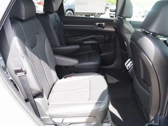 new 2025 Kia Sorento car, priced at $43,955