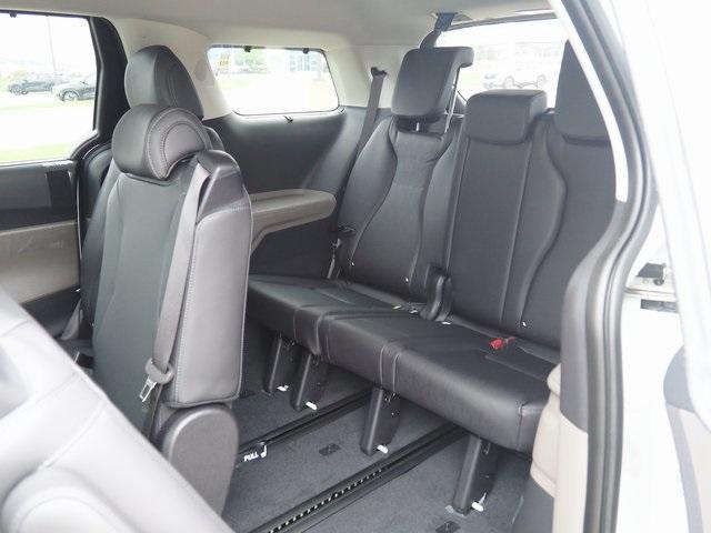 new 2025 Kia Carnival Hybrid car, priced at $45,195