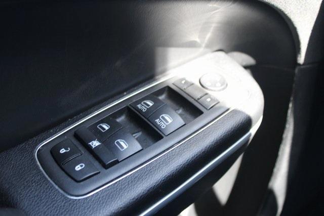 used 2022 Chrysler 300 car, priced at $25,885