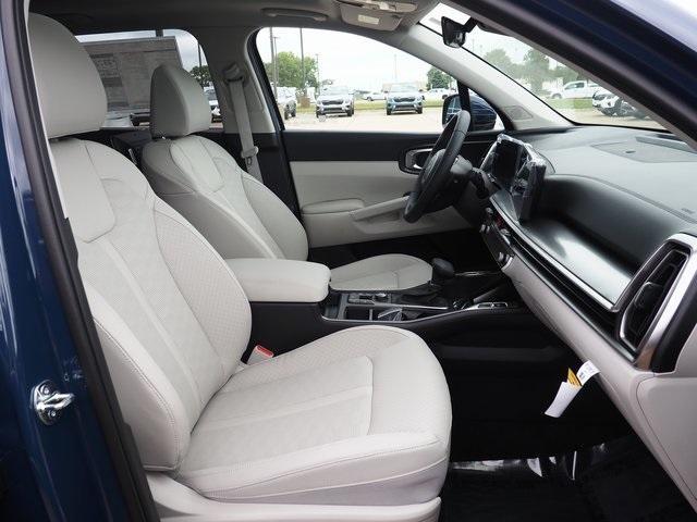 new 2025 Kia Sorento car, priced at $43,555