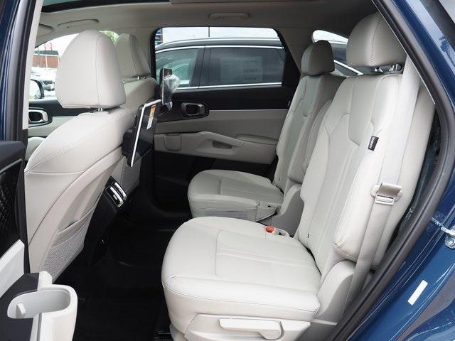 new 2025 Kia Sorento car, priced at $43,555