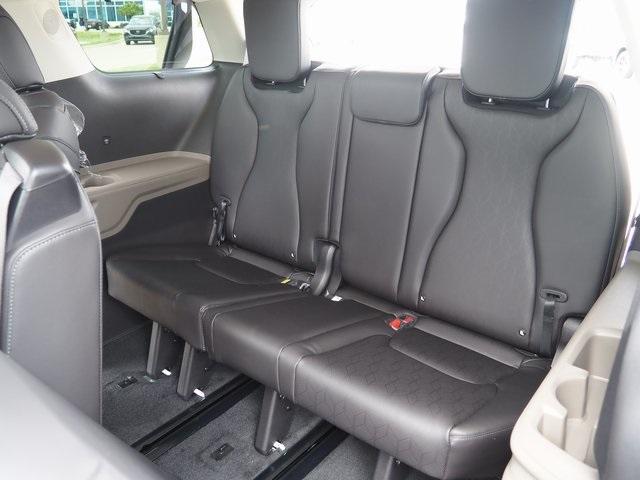 new 2025 Kia Carnival car, priced at $43,195