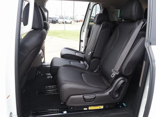 new 2025 Kia Carnival car, priced at $43,195