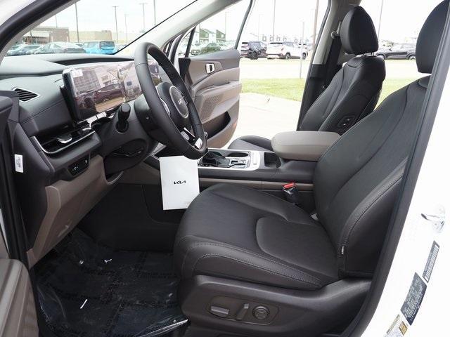 new 2025 Kia Carnival car, priced at $43,195