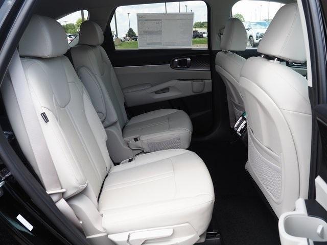 new 2025 Kia Sorento Hybrid car, priced at $42,160