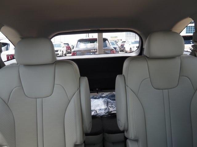 new 2025 Kia Sorento Hybrid car, priced at $42,160