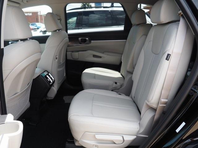 new 2025 Kia Sorento Hybrid car, priced at $42,160