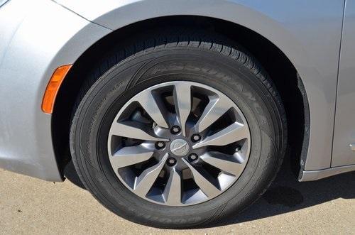 used 2020 Chrysler Pacifica car, priced at $17,333