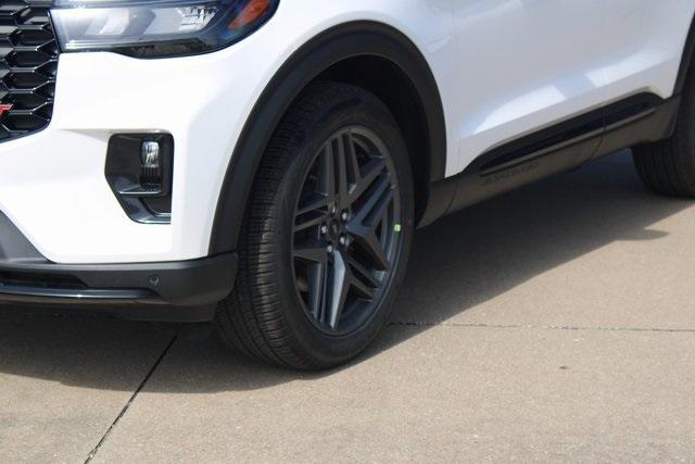 new 2025 Ford Explorer car, priced at $62,401