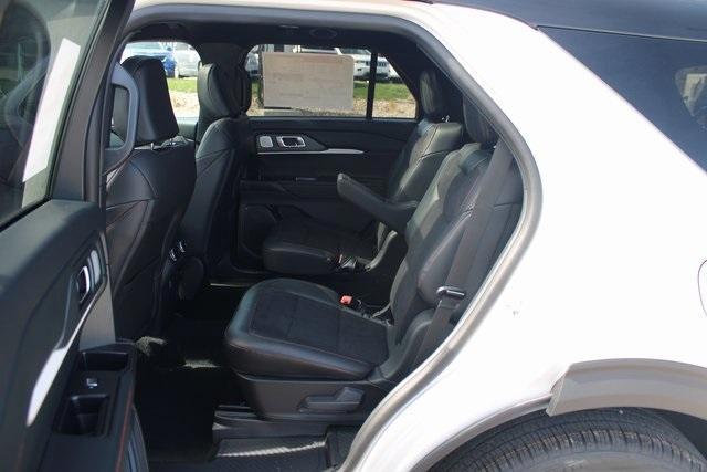 new 2025 Ford Explorer car, priced at $62,401