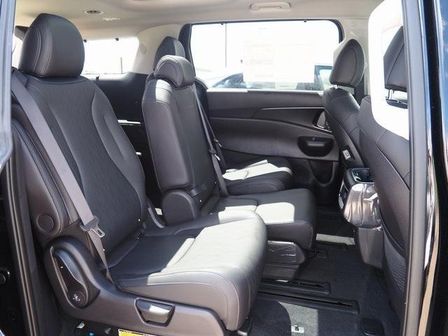 new 2025 Kia Carnival Hybrid car, priced at $51,125