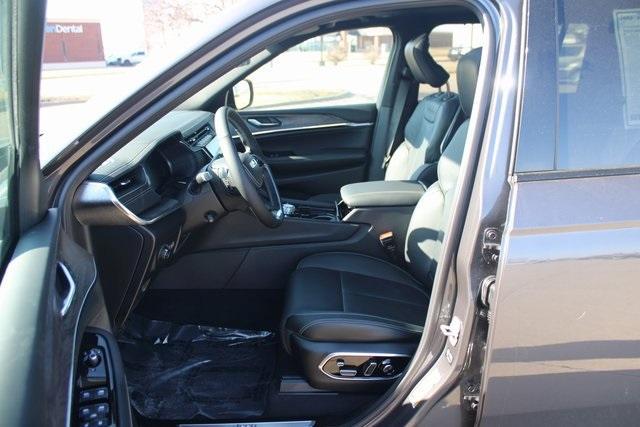 new 2025 Jeep Grand Cherokee L car, priced at $62,670