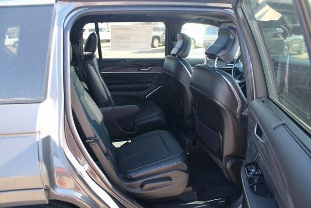 new 2025 Jeep Grand Cherokee L car, priced at $62,670