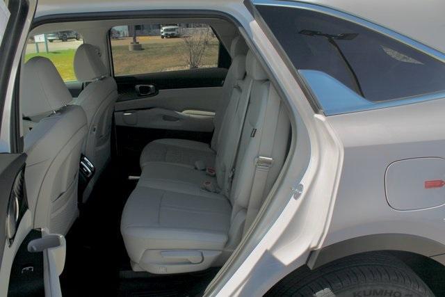 new 2025 Kia Sorento car, priced at $39,405