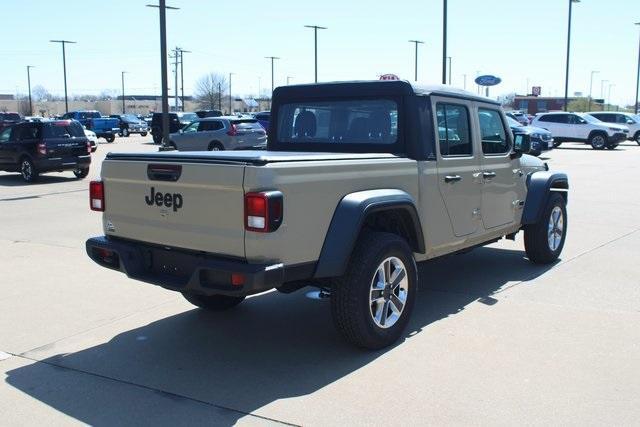 used 2022 Jeep Gladiator car, priced at $32,333