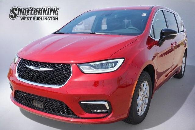 new 2025 Chrysler Pacifica car
