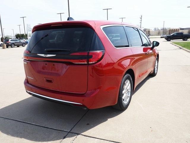 new 2025 Chrysler Pacifica car