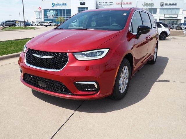 new 2025 Chrysler Pacifica car
