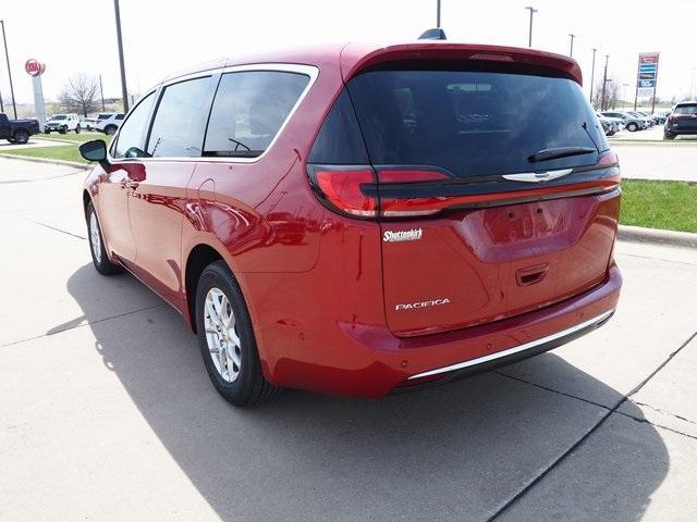 new 2025 Chrysler Pacifica car