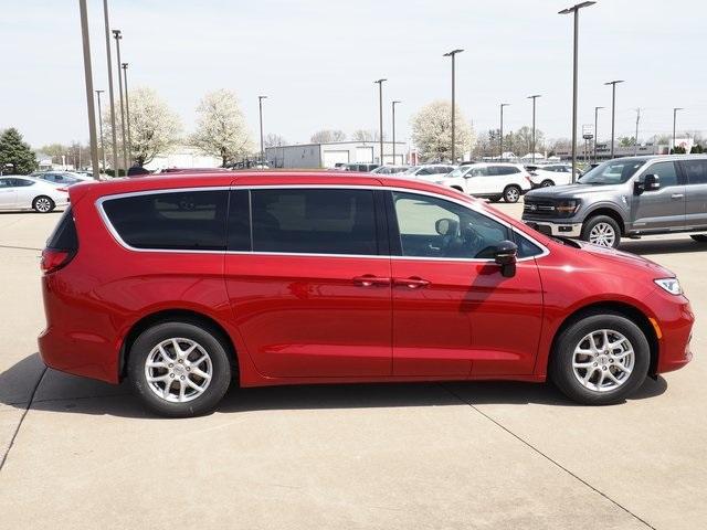 new 2025 Chrysler Pacifica car