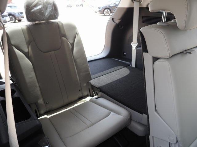 new 2025 Kia Sorento car, priced at $39,055