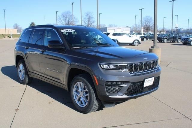 new 2025 Jeep Grand Cherokee car, priced at $38,170