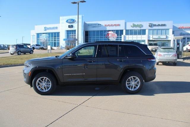 new 2025 Jeep Grand Cherokee car, priced at $38,170