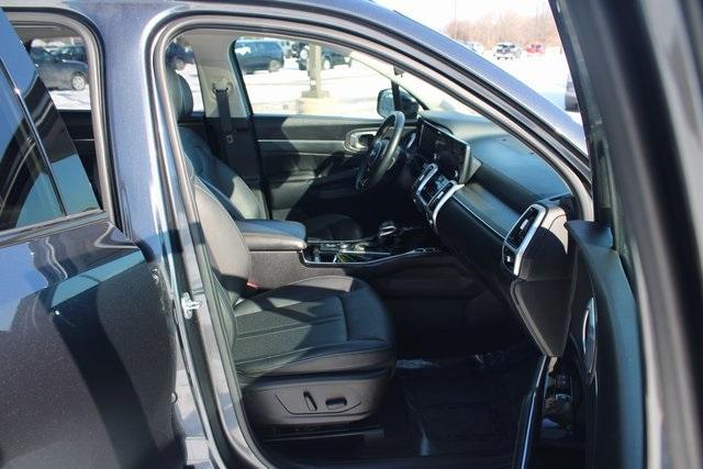 used 2022 Kia Sorento car, priced at $33,885