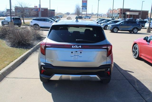 new 2025 Kia Seltos car, priced at $28,155