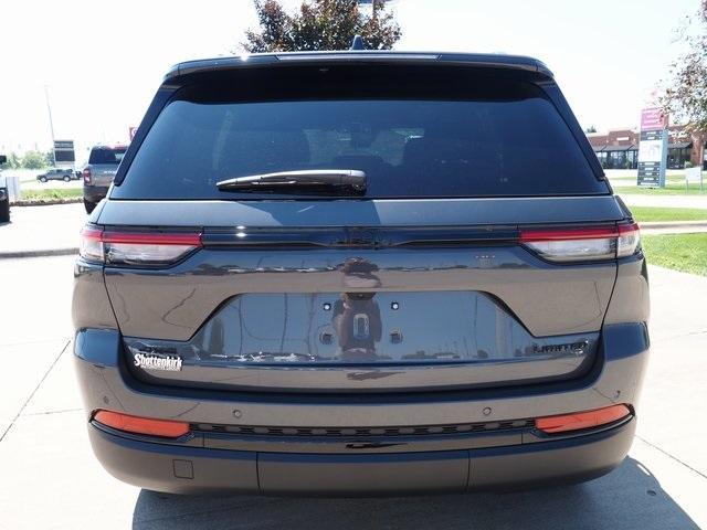 new 2025 Jeep Grand Cherokee car, priced at $52,000