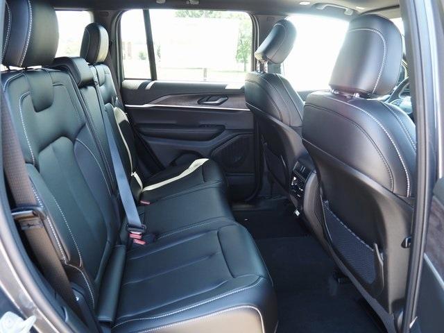 new 2025 Jeep Grand Cherokee car, priced at $52,000