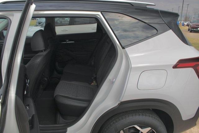 new 2025 Kia Seltos car, priced at $27,170