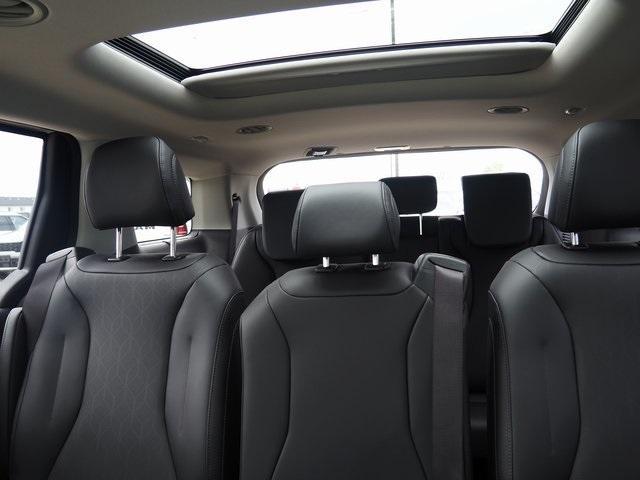 new 2025 Kia Carnival car, priced at $48,095