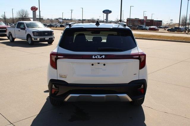 new 2025 Kia Seltos car, priced at $28,670