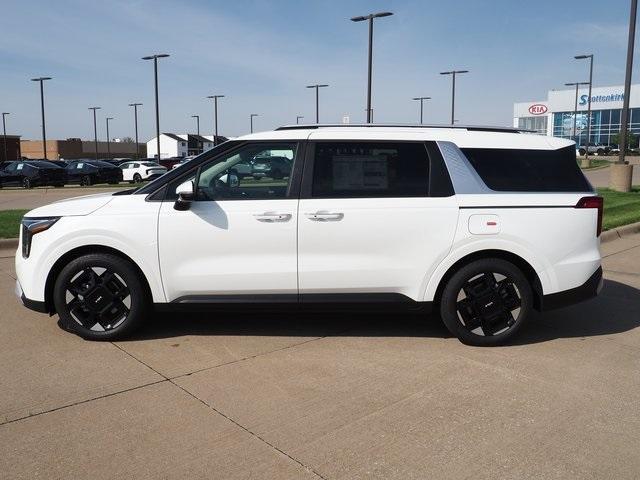 new 2025 Kia Carnival car, priced at $43,195