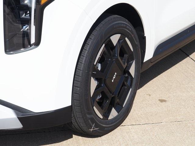 new 2025 Kia Carnival car, priced at $43,195