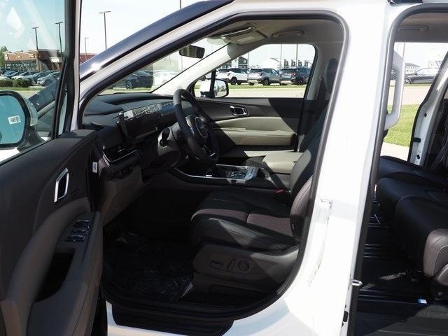 new 2025 Kia Carnival car, priced at $43,195