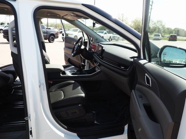 new 2025 Kia Carnival car, priced at $43,195