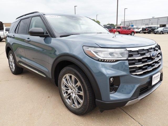new 2025 Ford Explorer car, priced at $48,222