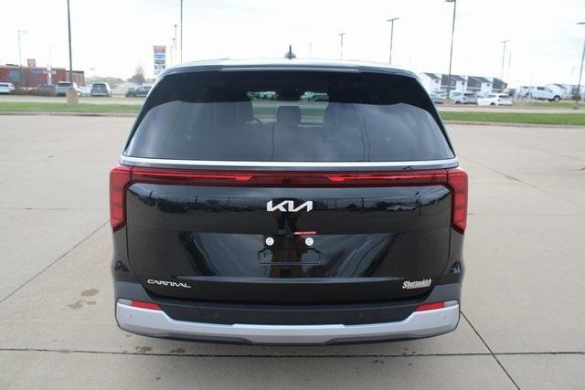 new 2025 Kia Carnival car, priced at $40,655