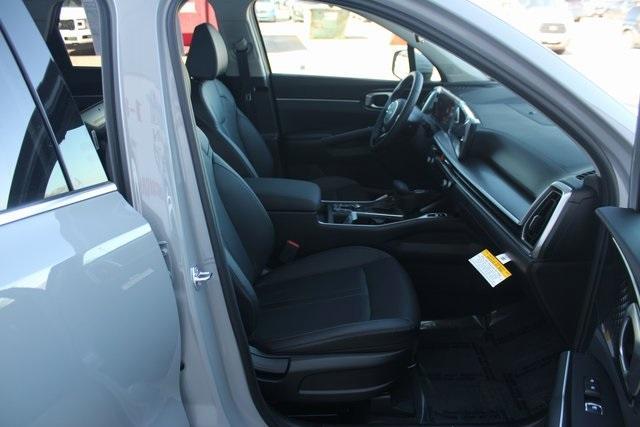 new 2025 Kia Sorento car, priced at $40,295