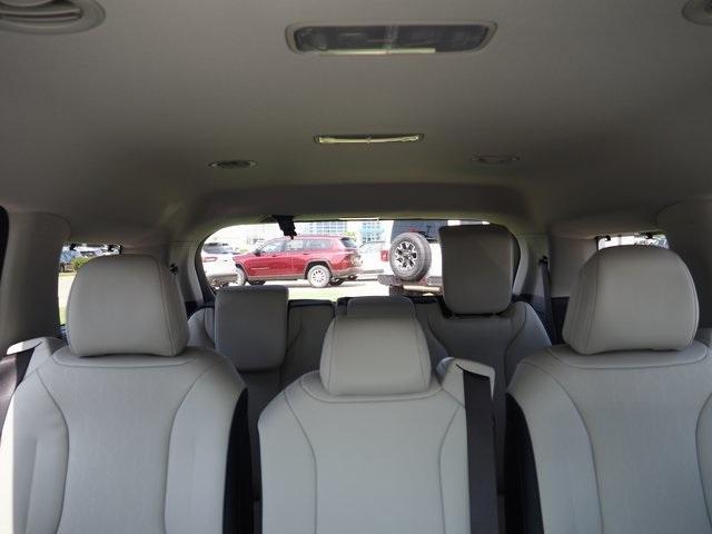 new 2025 Kia Carnival car, priced at $43,570