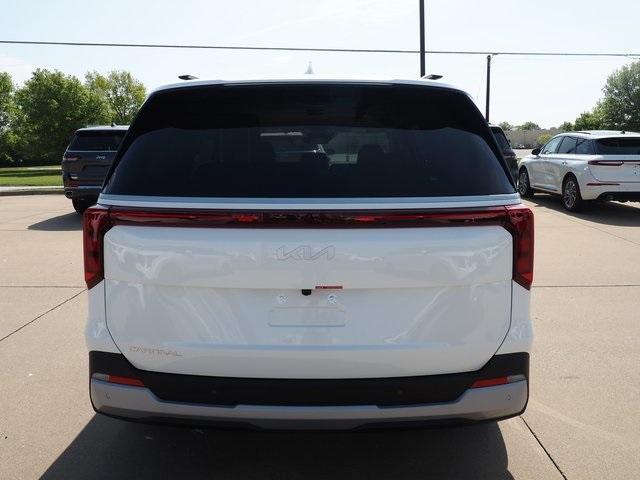 new 2025 Kia Carnival car, priced at $43,570